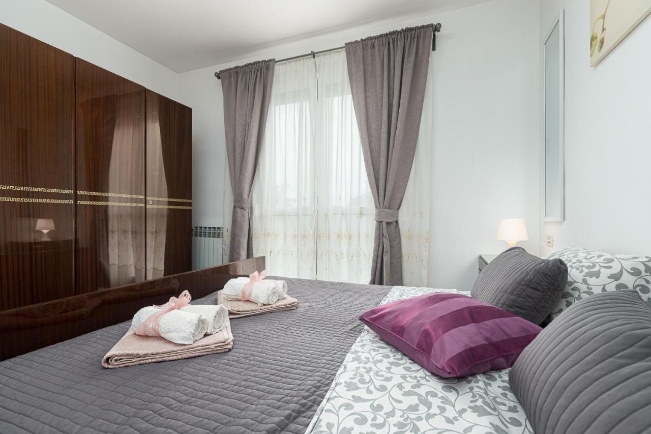 Dea B4+1 Apartment Porec Ngoại thất bức ảnh